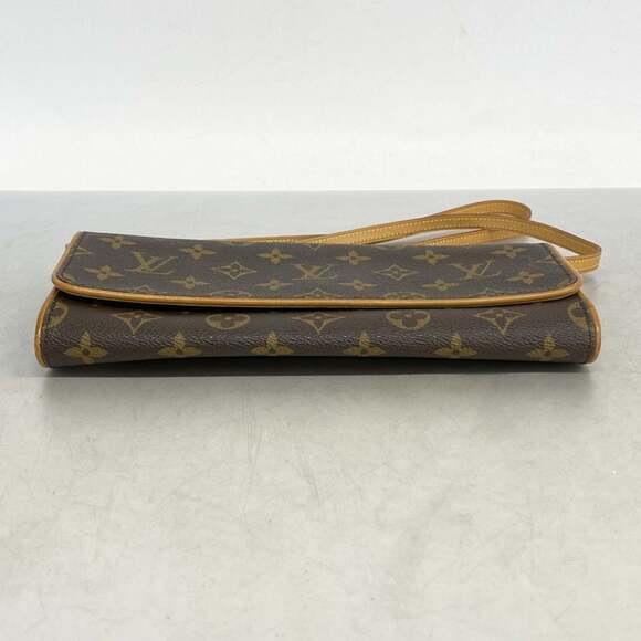 LOUIS VUITTON Brown Monogram Pochette Shoulder Bag - Picture 3 of 8
